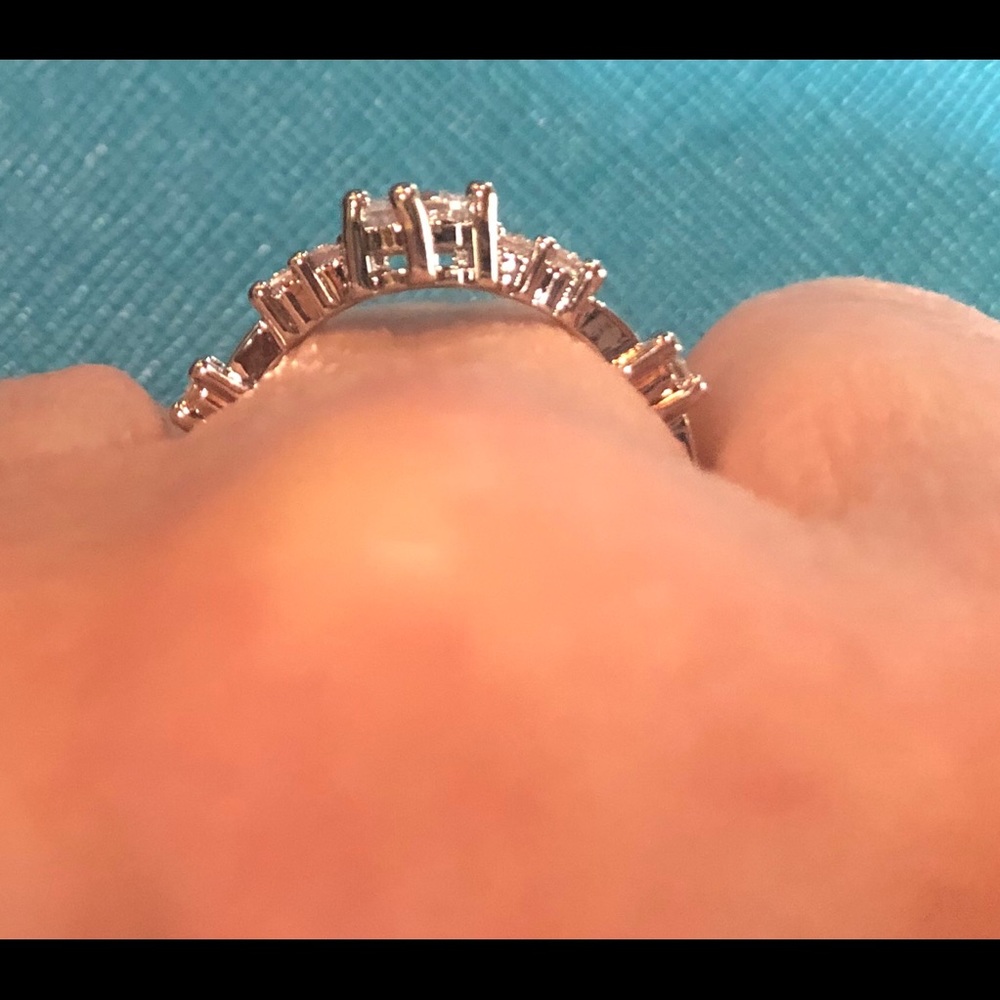 Pretty!Promise or engagement ring.Cubic Zirconia - Picture 2 of 3
